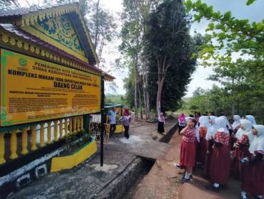 Makam Daeng Cellak, salah satu cagar budaya di Kota Tanjungpinang.(foto : Humpro Pemko Tanjungpinang)