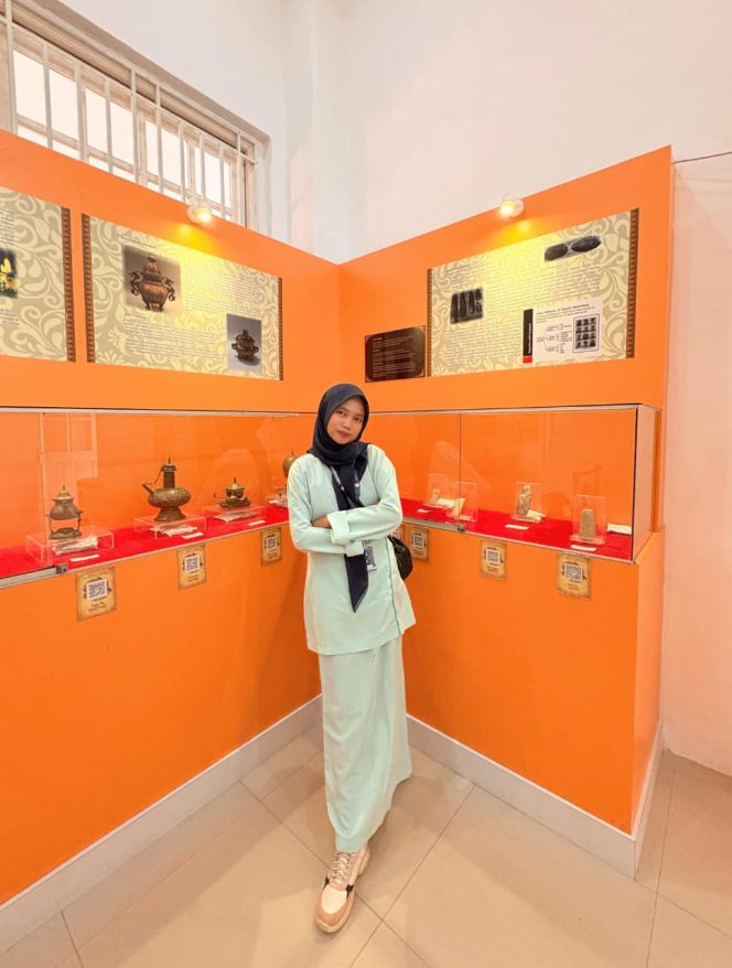 
					Citra Aulia Pattikale  
Mahasiswa Program Studi Ilmu Pemerintahan Fakultas Ilmu Sosial dan Ilmu Politik 
Universitas Maritim Raja Ali Haji.