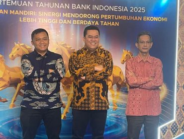 Sekda Roni saat menghadiri PTBI (tengah).(Foto : Humpro Pemkab Bintan)