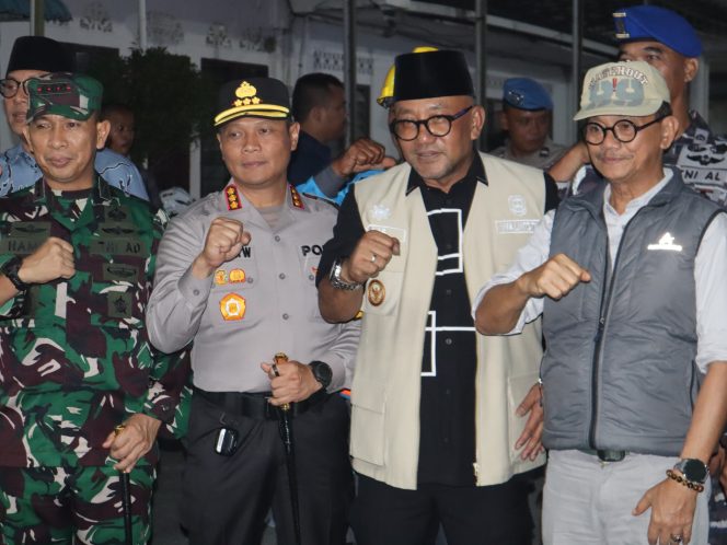 
					Kapolresta Tanjungpinang, Kombes Pol Hamam Wahyudi berama Walikota dan Wakil Walikota Tanjungpinang 
