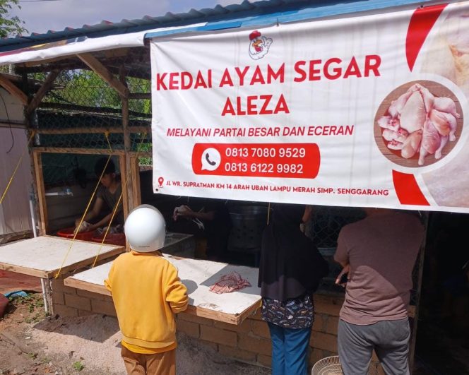 
					Suasana salah satu lapak ayam potong segar  di Tanjungpinang.(Foto: Darul)