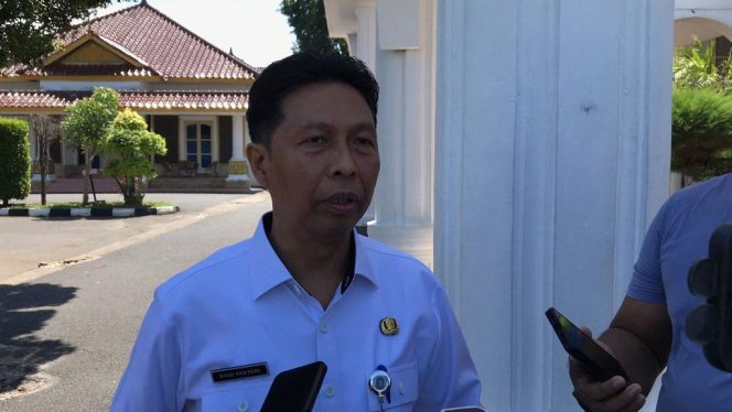 
					Kepala Dinas Pekerjaan Umum, Penataan Ruang dan Pertanahan (PUPP) Provinsi Kepri, Rodi Yantari, saat diwawancarai awak media, Rabu (03/12/2025). (Nuzli Rhamadhani)