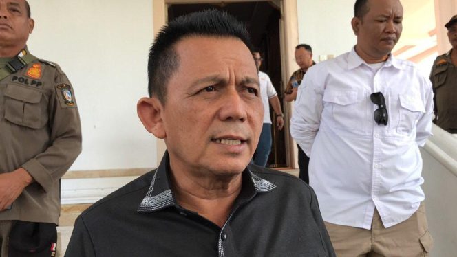 
					Gubernur Kepri, Ansar Ahmad saat memberikan keterangan. (Nuzlii Rhamadhani)