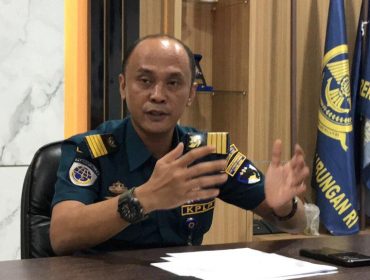 Subbagian Tata Usaha KSOP Tanjungpinang, Harry Priambodo, saat memberikan keterangan, Rabu (03/12/2025). (Nuzli Rhamadhani)