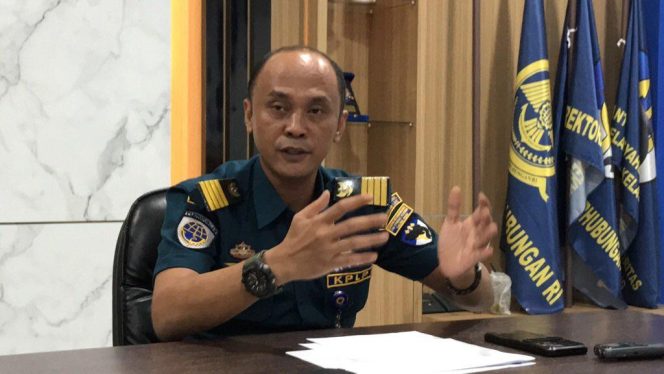 
					Subbagian Tata Usaha KSOP Tanjungpinang, Harry Priambodo, saat memberikan keterangan, Rabu (03/12/2025). (Nuzli Rhamadhani)