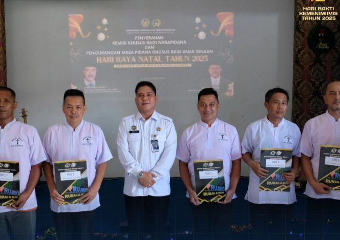 
					Karutan Kelas I A Tanjungpinang, bersama warga binaan yang menerima remisi khusus Natal tahun 2025, Kamis (25/12)
