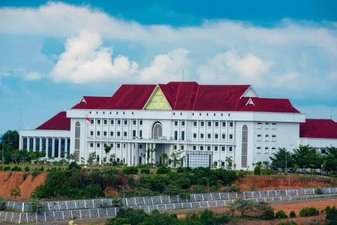 
					Suasana Kantor Pemprov Kepri di Dompak, Tanjungpinang. (Diskominfo Kepri)