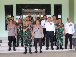 Komandan Kodim 0315 Tanjungpinang dan jajarannya usai menjamu rombongan Kapolresta Tanjungpinang dan sejumlah PJU Polresta Tanjungpinang, Senin (12/01) F-Kodim 0315 Tanjungpnang