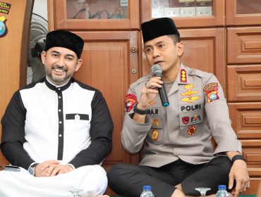 Penceramah Habib Ahmad Al Habsyi bersama Kapolresta Tanjungpinang, Kombes Pol Indra Ranu Dikarta, Kamis (29/01) F-Kepri.info