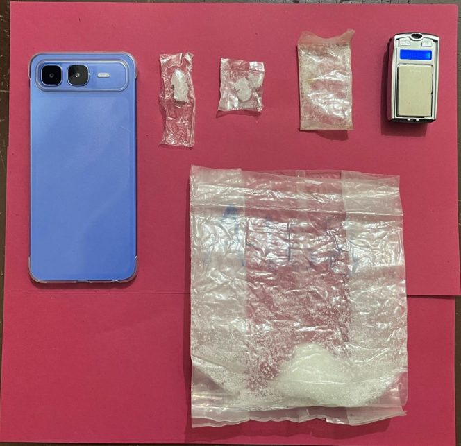 
					Sabu-sabu yang ditemukan dari Rumah tersangka yang berada di Desa Nyamuk, Kecamatan Siantan Timur, Kabupaten Kepulauan Anambas, Sabtu (31/01)