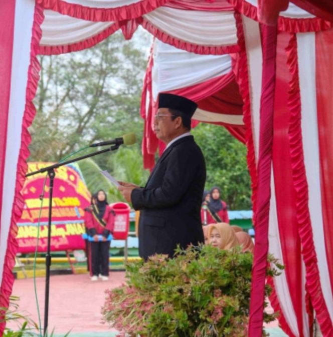 
					Gubernur Ansar saat menjadi Pembina Upacara Hari Amal Bakti ke-80 Kementerian Agama Wilayah Kepri, Sabtu (03/01) foto: Kepri.info