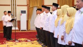 Menteri Agama Republik Indonesia, Nasaruddin Umar, melantik Pengurus Badan Penasihatan Pembinaan dan Pelestarian Perkawinan (BP4) Provinsi Kepulauan Riau masa bakti 2025–2030 di Gedung Daerah, Tanjungpinang, Rabu (14/1/2026) malam. (Enji/DISKOMINFO KEPRI)