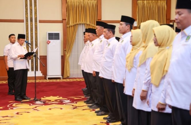 
					Menteri Agama Republik Indonesia, Nasaruddin Umar, melantik Pengurus Badan Penasihatan Pembinaan dan Pelestarian Perkawinan (BP4) Provinsi Kepulauan Riau masa bakti 2025–2030 di Gedung Daerah, Tanjungpinang, Rabu (14/1/2026) malam. (Enji/DISKOMINFO KEPRI)