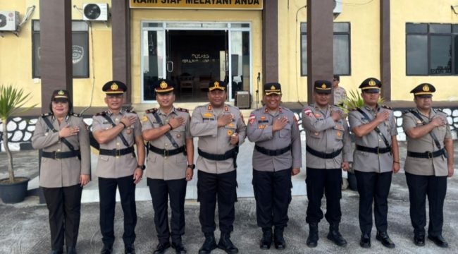 Kapolres Kepulauan Anambas, AKBP I Gusti Ngurah Agung bersama PJU usai memimpin sertijab Kapolsek Siantan, Kapolsek Jemaja dan Kabag Ren, Sabtu (17/01) F-Kepri.info