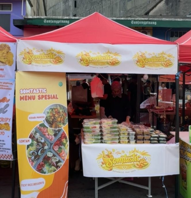 
					Stand aneka makanan khas Thailand, Somtastic di Jalan Merdeka, Senin (26/01) F-Kepri.info