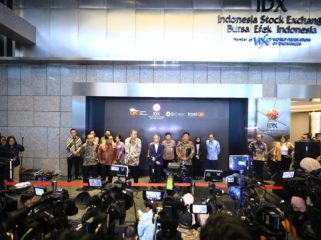 Ketua Dewan Komisioner OJK Mahendra Siregar dalam jumpa pers di Bursa Efek Indonesia, Kamis, (29/01) F-OJK