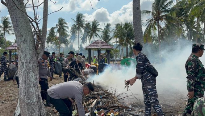 
					Personil gabungan di Polres Bintan saat Goro, Sabtu (07/02) F-Humas Polres Bintan 