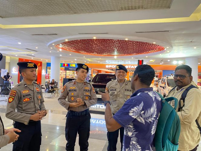 
					Satgas Preventif Operasi Liong Seligi 2026 Polda Kepulauan Riau melaksanakan kegiatan patroli dialogis serta sambang kepada masyarakat pada Rabu (18/2/2026). F-Humas Polda