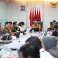 Sekretaris Jenderal (Sekjen) ATR/BPN, Dalu Agung Darmawan, mengimbau jajaran, baik di pusat maupun daerah untuk menyiapkan perencanaan matang, yang dimulai dengan Rapat Evaluasi Kinerja dan Program Tahun 2025 serta Evaluasi Rencana Aksi Triwulan I Tahun 2026, Rabu (04/02/2026).