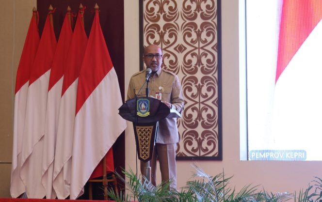 
					Penjabat Sekretaris Daerah Provinsi Kepulauan Riau, Luki Zaiman Prawira membuka tahapan perencanaan pembangunan tahun 2027 melalui Forum Konsultasi Publik Rancangan Awal Rencana Kerja Pemerintah Daerah (Ranwal RKPD) Provinsi Kepri Tahun 2027. F-Kominfo Kepri 