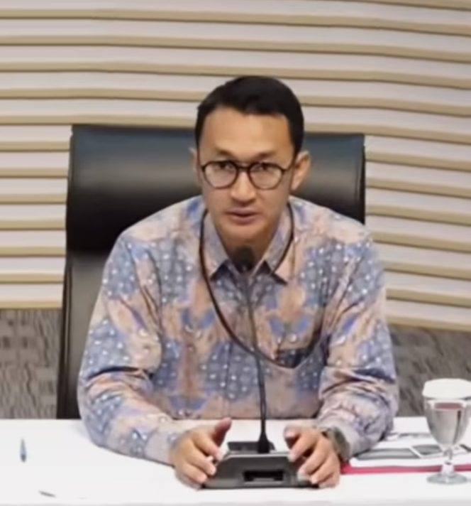 
					Juru Bicara Komisi Pemberantasan Korupsi Budi Prasetyo memberikan keterangan mengenai kasus dugaan suap dan gratifikasi terkait importasi barang KW pada lingkungan Direktorat Jenderal Bea dan Cukai Kementerian Keuangan, di Gedung Merah Putih KPK, Jakarta, Kamis (5/2/2026) F-youtube KPK