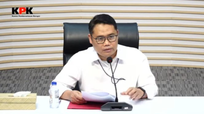 
					Plt. Deputi Penindakan dan Eksekusi KPK Asep Guntur Rahayu , Jumat malam (06/02) F-youtube KPK