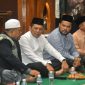 Kemeja Putih, Gubernur Kepulauan Riau H. Ansar Ahmad menghadiri kegiatan Tabligh Akbar dan Doa Bersama di Masjid Masjid Al Khoir Anggrek Mas, Batam, Sabtu (7/2).