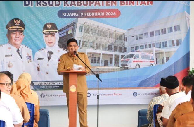 
					Bupati Bintan, Robi Kurniawan saat meresmikan fasilitas Pelayanan di RSUD Bintan, Senin (09/02) F-Kominfo Bintan