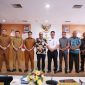 Penjabat Sekretaris Daerah Provinsi Kepulauan Riau (Sekdaprov Kepri) Luki Zaiman Prawira didampingi Kepala Dinas Kominfo Provinsi Kepri Hendri Kurniadi. F-Kominfo