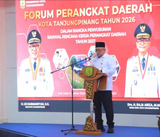 
					Wali Kota Tanjungpinang H. Lis Darmansyah, S.H., membuka Forum Perangkat Daerah dalam rangka Penyusunan Rancangan Awal (Ranwal) Rencana Kerja (Renja) Perangkat Daerah Kota Tanjungpinang Tahun 2027, yang dilaksanakan di Aula Sultan Sulaiman Badrul Alamsyah, Kantor Wali Kota, Senin (23/2).