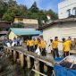 Polres Kepulauan Anambas menggelar kegiatan gotong royong bersama masyarakat di Desa Sri Tanjung, Kecamatan Siantan, Kabupaten Kepulauan Anambas, Sabtu (07/02)