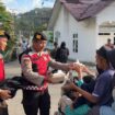 Semangat melayani dan berbagi di bulan suci ditunjukkan oleh Sat Samapta Polres Kepulauan Anambas, Rabu (11/03). Humas Polres Anambas
