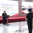 Wamen Ossy Lantik Pejabat Pengawas dan Fungsional, Kamis (12/03) F-Humas Kementrian ATR/BPN. F-Humas Kementrian ATR BPN