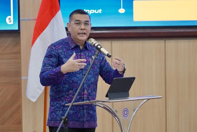 
					Wakil Menteri Agraria dan Tata Ruang/Wakil Kepala Badan Pertanahan Nasional (Wamen ATR/Waka BPN), Ossy Dermawan, menjadi _keynote speaker_ dalam Seminar Nasional yang diselenggarakan oleh Ikatan Mahasiswa Magister Kenotariatan (IMMK), Fakultas Hukum Universitas Udayana