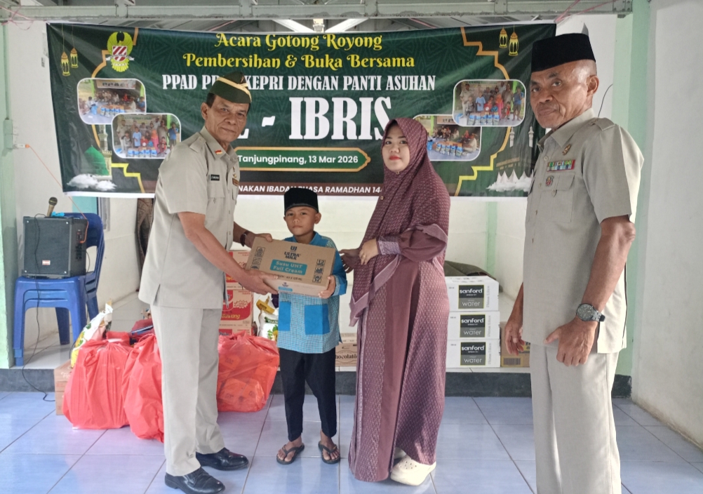 Berbagi Kasih, Persatuan Purnawirawan TNI AD (PPAD) Provinsi Kepulauan Riau Kunjungi Panti Asuhan Al-Ibris