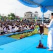 Gubernur Ansar saat menjadi Khatib Sholat IdulFitri 1447 H bersama warga Batam, Sabtu (21/03) F-kepriinfo Kepri