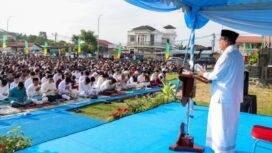 Gubernur Ansar saat menjadi Khatib Sholat IdulFitri 1447 H bersama warga Batam, Sabtu (21/03) F-kepriinfo Kepri