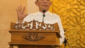 Gubernur Kepulauan Riau Ansar Ahmad melaksanakan Safari Ramadan di Masjid Al Uswah Batu 10, Kota Tanjungpinang, Sabtu (14/3) disejalankan dengan salat isya dan tarawih berjamaah, Sabtu (14/03). F-Kominfo Kepri 