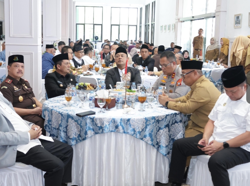 Gubernur dan Wakil Gubernur bersama Ketua DPRD Kepri, Kapolda Kepri dan Kajati Kepri menghadiri kegiatan Halal Bihalal dalam rangka Idul Fitri 1447 Hijriah bersama pimpinan dan seluruh anggota DPRD Provinsi Kepulauan Riau, Senin (30/3). F-Kominfo Kepri