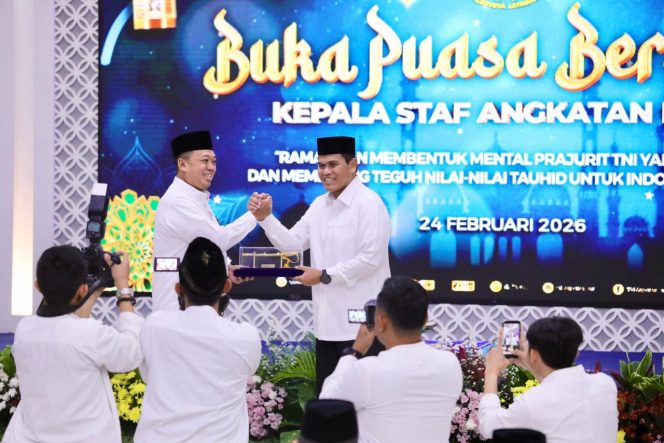 
					Menteri Agraria dan Tata Ruang/Kepala Badan Pertanahan Nasional (ATR/BPN), Nusron Wahid, Buka Puasa Bersama Kepala Staf Angkatan Laut (AL) di Wisma Elang Laut Jakarta, Selasa (24/02/2026).