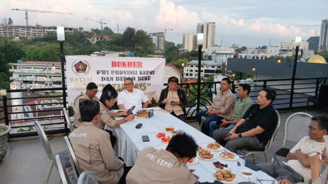 
					Momen Buka Bersama PWI Kepri Jadi Ajang Literasi Strategis Bersama Ir. Suryanto