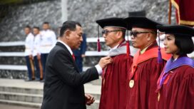 Kepala Staf Koarmada I (Kaskoarmada I) Laksamana Pertama TNI Arif Badrudin, M.Mgt., Stud, resmi diwisuda sebagai lulusan Program Doktor di Universitas Pertahanan Republik Indonesia (Unhan RI).