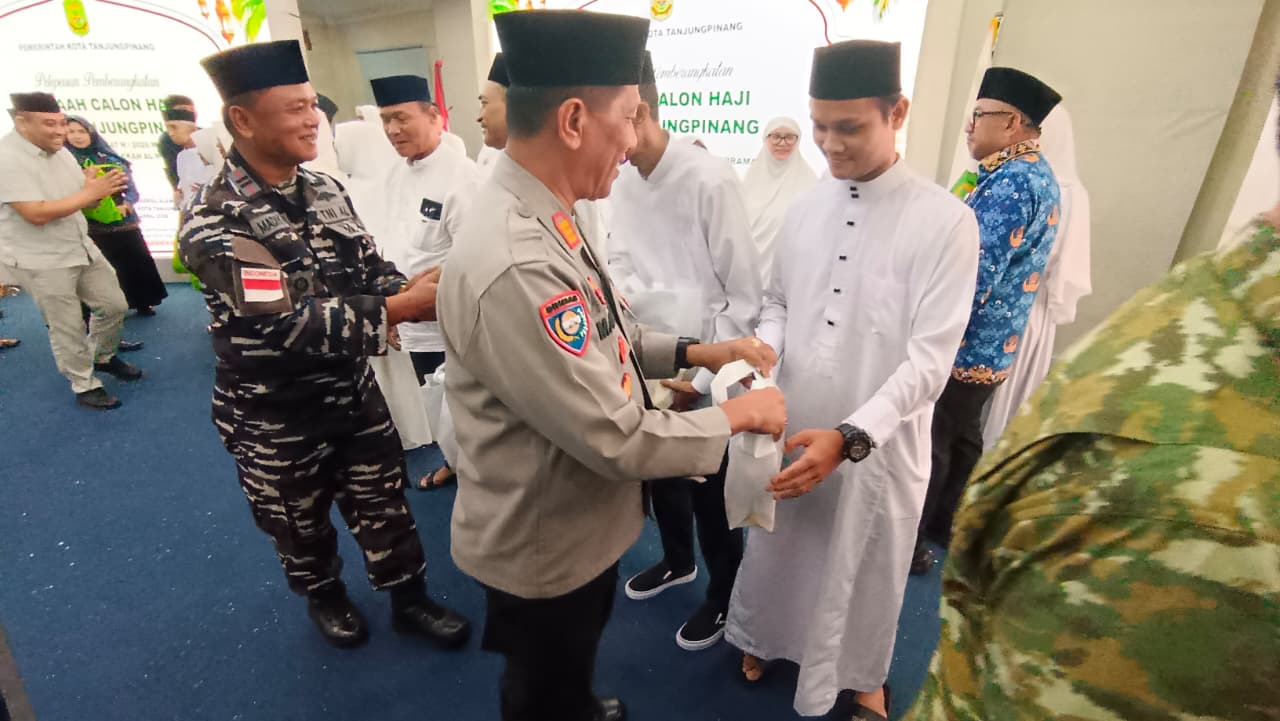 Kasat Binmas AKP Mayson saat menghadiri acara Pelepasan Pembekalan Jamaah Calon Haji Tahun 1447 H / 2026 M, Jumat (17/04) F-Humas Polresta Tanjungpinang
