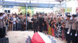 Pemakaman Bripda Natanael Simanungkalit, Jum'at (17/04). F-Humas Polda Kepri