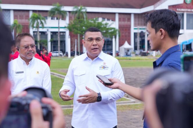 
					Wakil Menteri (Wamen) ATR/Wakil Kepala (Waka) BPN, Ossy Dermawan, dalam Apel Kesiapsiagaan Penanggulangan Karhutla Tahun 2026 di Kalimantan Barat, Kamis (16/04/2026).
