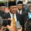 Gubernur Ansar saat diwawancarai wartawan Senin (06/04). 