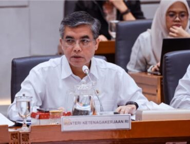 Menteri Ketenagakerjaan Yassierli saat menggelar rapat kerja bersama anggota Komisi IX DPR RI, Kamis (09/04) lalu 