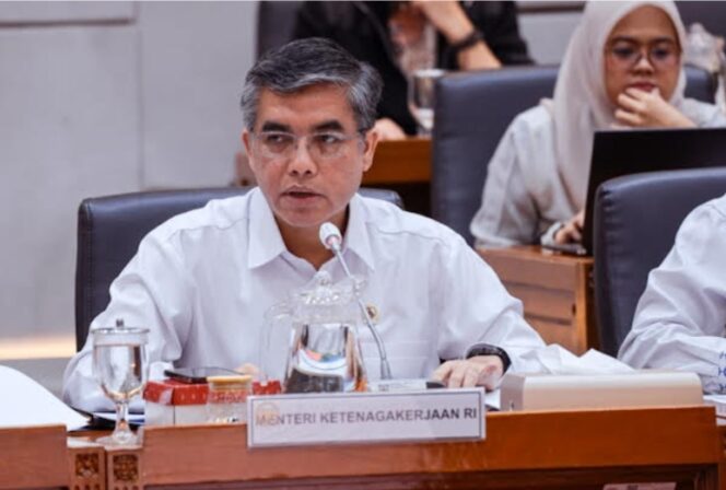 
					Menteri Ketenagakerjaan Yassierli saat menggelar rapat kerja bersama anggota Komisi IX DPR RI, Kamis (09/04) lalu 