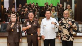 Gubernur Kepulauan Riau, H. Ansar Ahmad, bersama Kepala Kejaksaan Tinggi Kepri, J. Devy Sudarso dan Plt Sekdaprov Lucky. F-Kominfo Kepri 