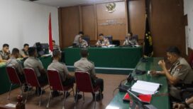 Empat anggota Ditsamapta Polda Kepri yang terlibat dalam kasus pembunuhan Bripda NS saat mengikuti Sidang Komisi Kode Etik Profesi (KKEP, Jum'at (17/04). F-Kepri.info